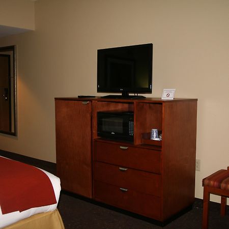Holiday Inn Express And Suites Greenville Exterior photo
