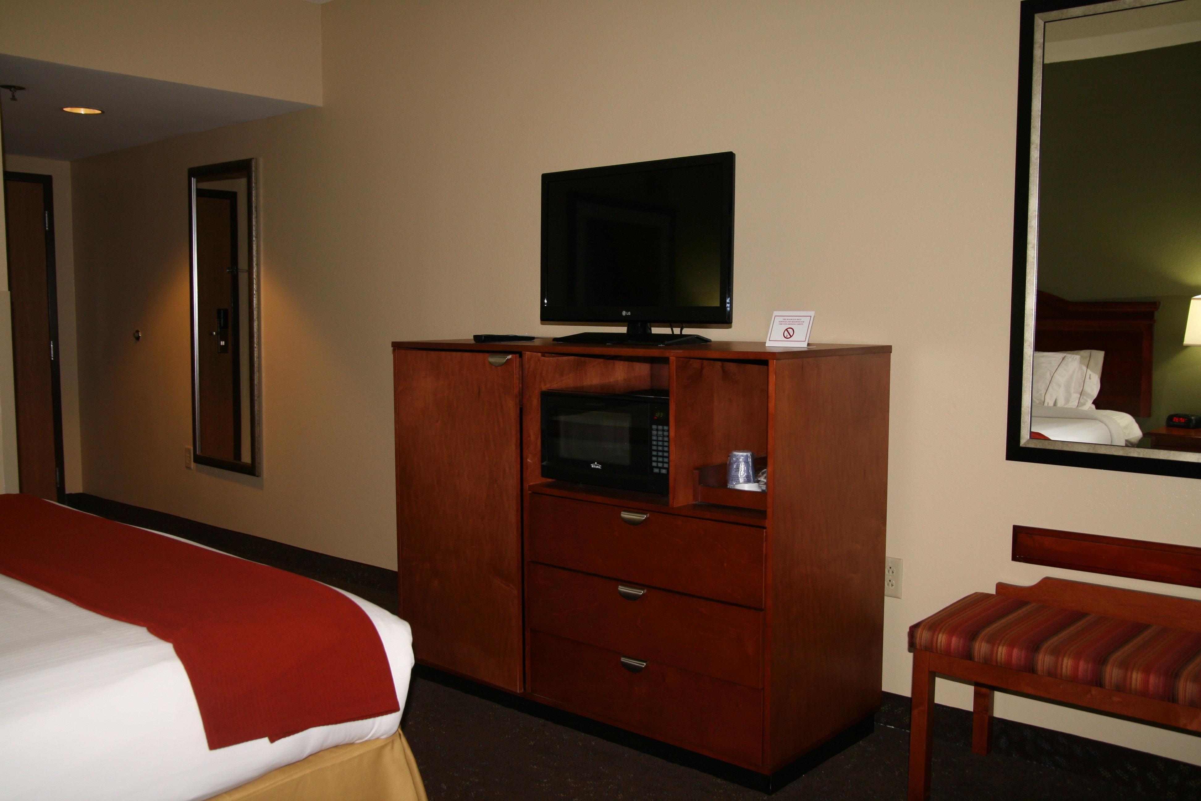 Holiday Inn Express And Suites Greenville Exterior photo