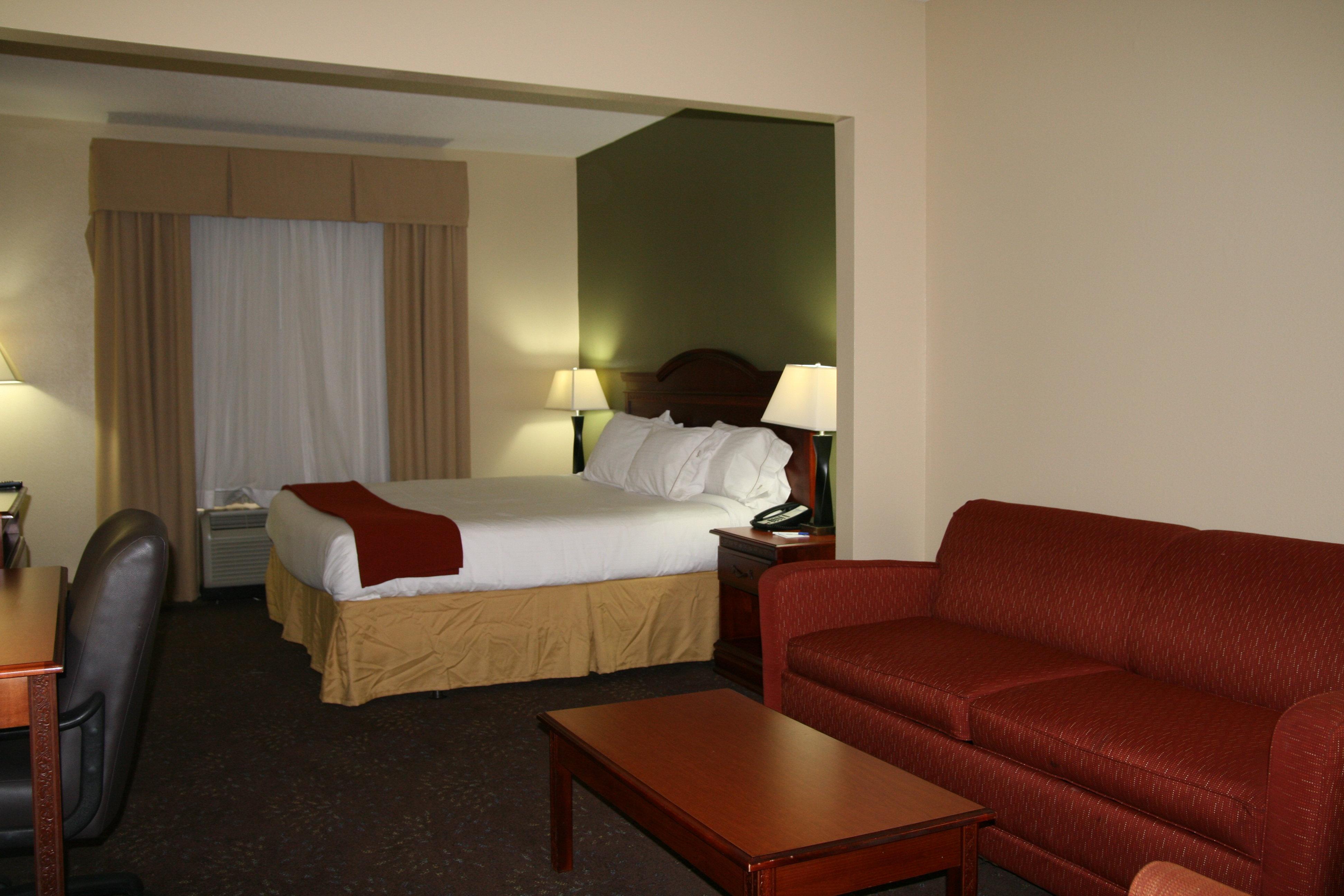 Holiday Inn Express And Suites Greenville Exterior photo