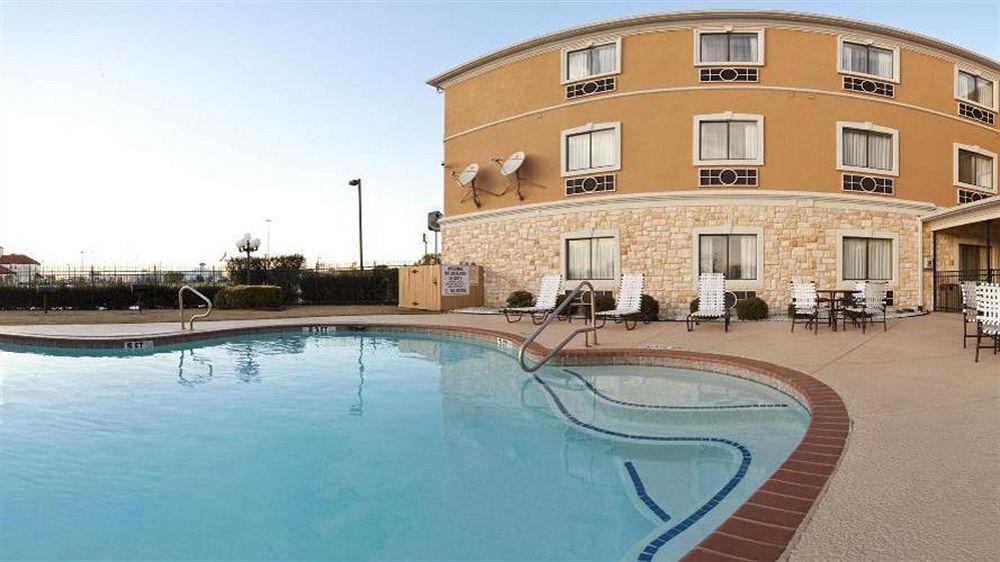 Holiday Inn Express And Suites Greenville Exterior photo