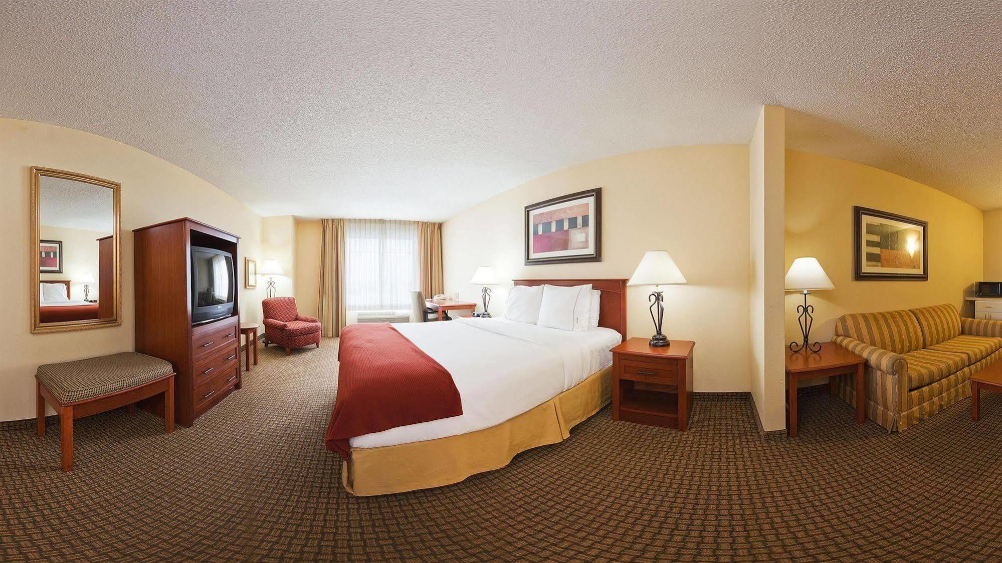 Holiday Inn Express And Suites Greenville Exterior photo